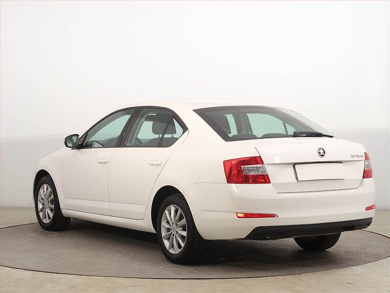 Škoda Octavia (2015) Ambition 1.6 TDI, Serv.kniha - fotka 4 z 14