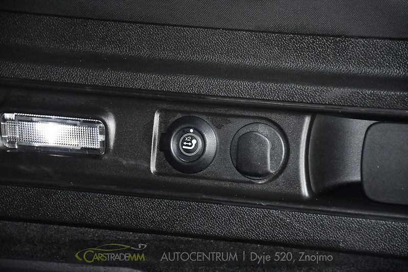 Alfa Romeo Stelvio 2.2D VELOCE Q4 H&K PANOR TAŽNÉ - fotka 46 z 53