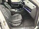 Volkswagen Touareg 3.0 TDI 4x4 R-Line - náhled 25