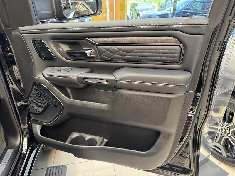 RAM 1500 Limited 3,0 I6 550HP - fotka 18 z 61
