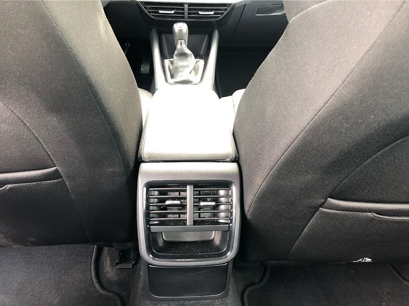 Škoda Octavia 2.0 TDi AMBITION - fotka 23 z 28