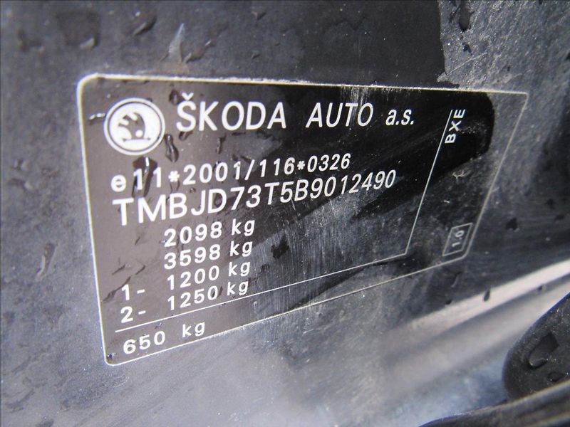 Škoda Superb 1,9 TDi 77kW Combi - fotka 27 z 30