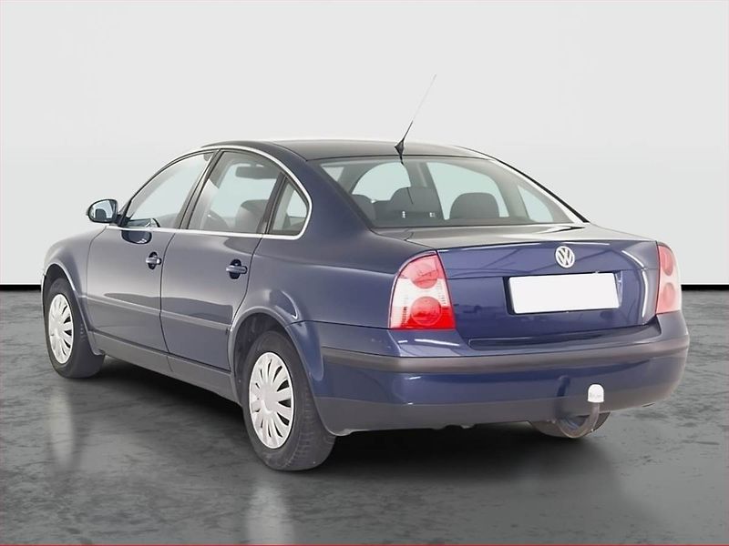 Volkswagen Passat (2004) 1.6, Serv.kniha, po STK, Tažné - fotka 4 z 18