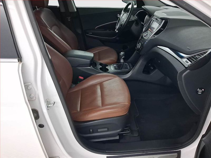 Hyundai Santa Fe (2015) 2.2 CRDi, Kůže, Navi, Tempomat - fotka 9 z 20