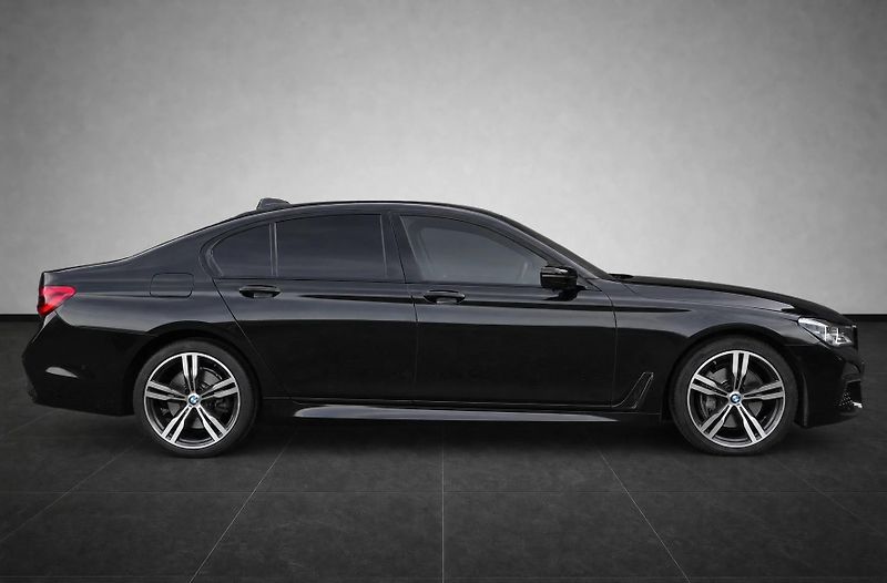 BMW Řada 7 740d xDrive, Laser, Ventilace - fotka 6 z 42