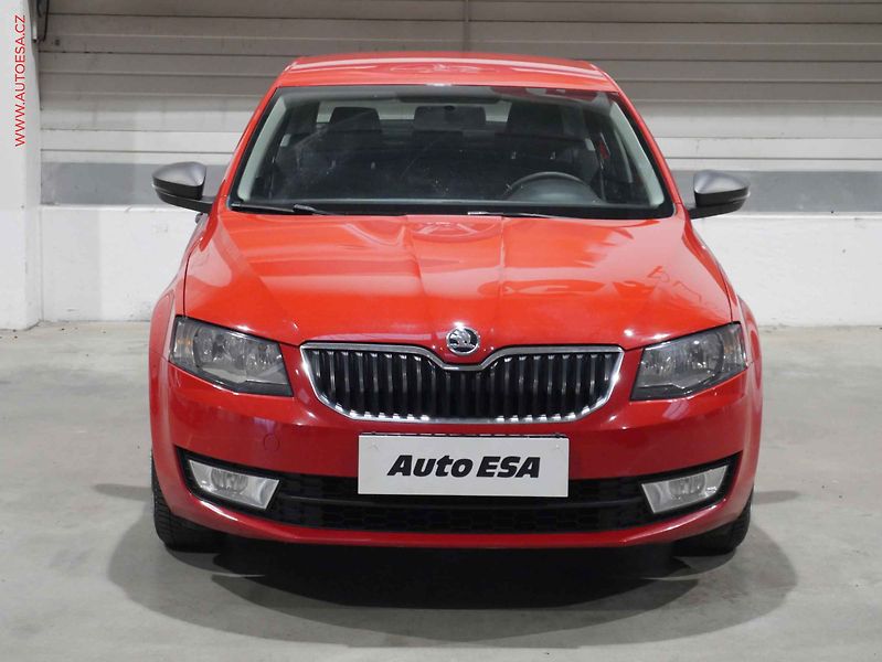 Škoda Octavia (2015) 1.6 TDI, ČR, AC, el. výbava - fotka 2 z 14