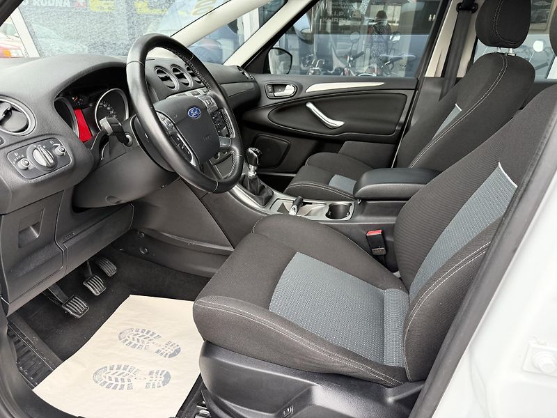 Ford S-MAX 1,6 SCTi AKCE ! - fotka 13 z 27