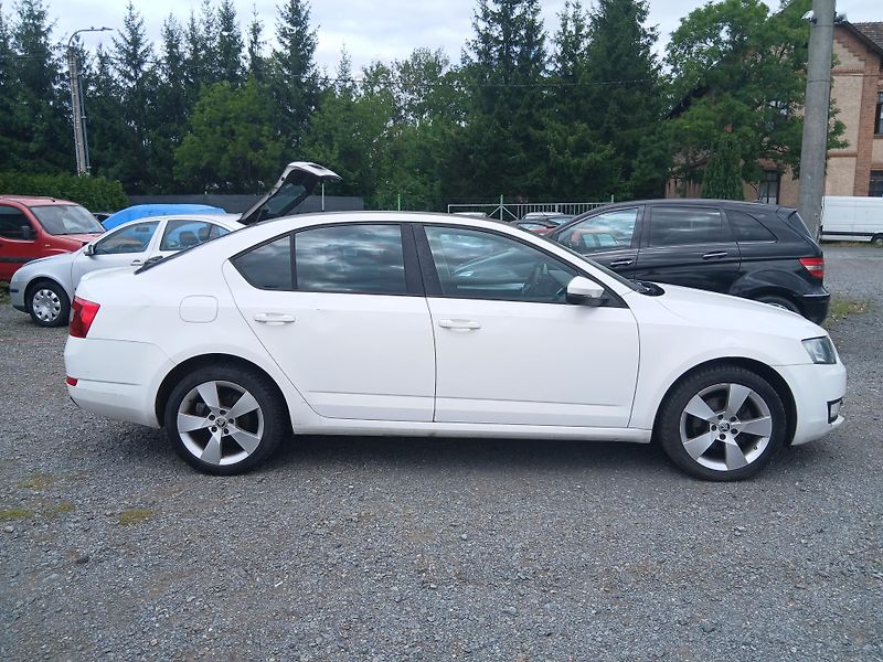 Škoda Octavia 3, 1.2 TSI, plně pojízdné  - fotka 13 z 27