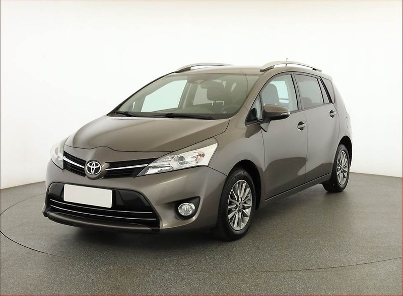 Toyota Verso (2017) 1.8 Valvematic, Automat - fotka 2 z 16