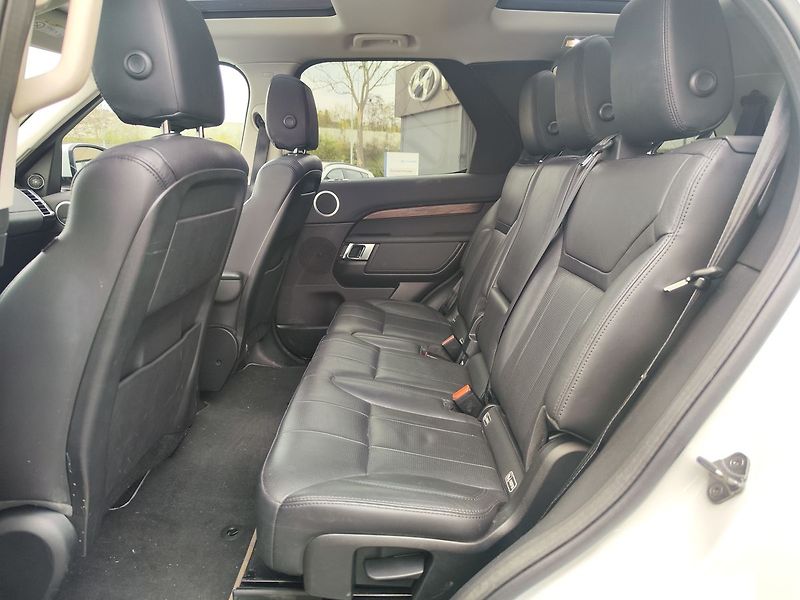 Land Rover Discovery 3.0 Td6 HSE/190kW Pano 7.míst - fotka 14 z 38