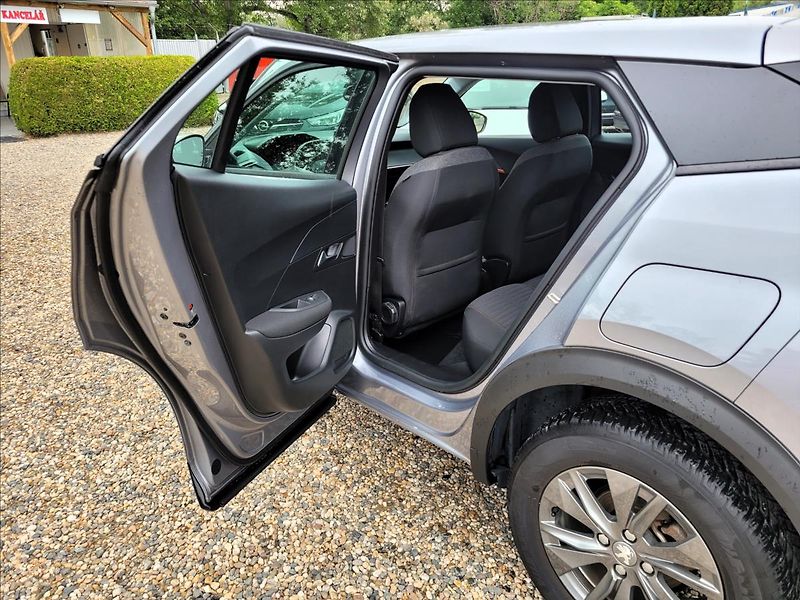 Peugeot 2008 1,5 HDI,navi,digiklima,alu, - fotka 13 z 50