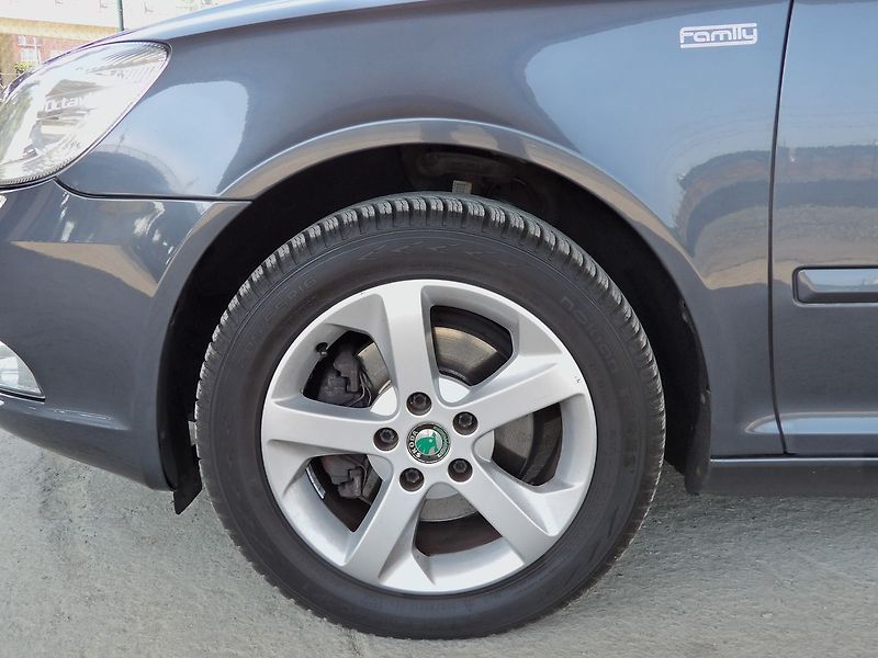 Škoda Octavia 2.0TDI Family Tažné Serviska - fotka 22 z 29