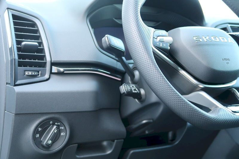 Škoda Karoq (2025) SportLine 2,0 TDi /110 kW - fotka 6 z 32