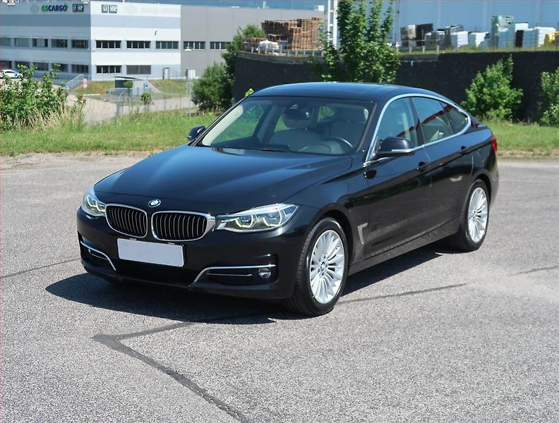 BMW Řada 3 (2019) 320d xDrive GT, 4X4, Automat - fotka 2 z 14