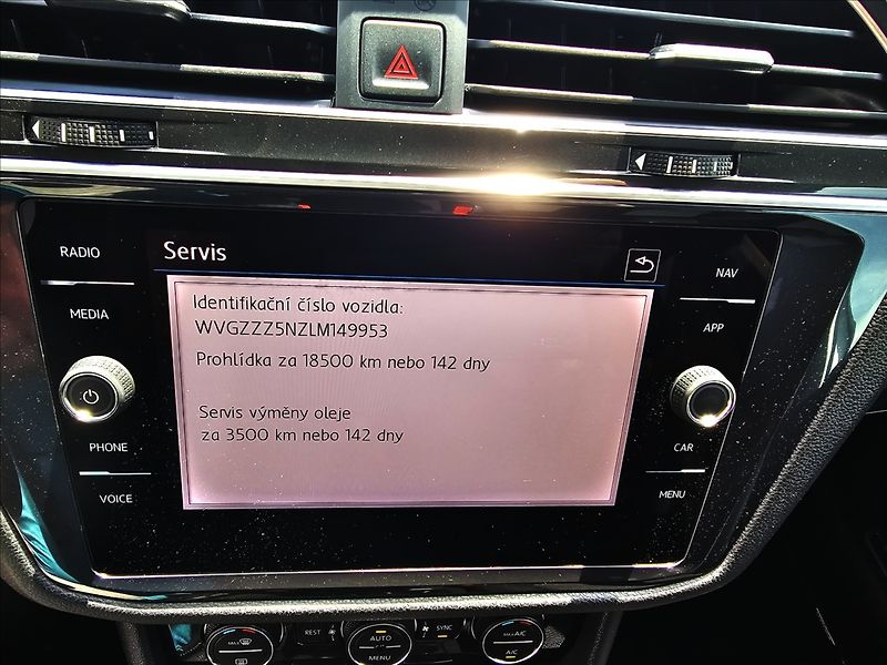 Volkswagen Tiguan Allspace 2,0 TDi R LINE DSG  4X4 NAVI - fotka 24 z 45