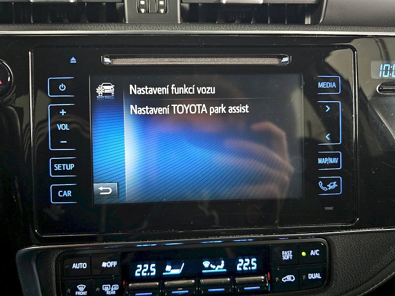 Toyota Auris (2015) TS 1.8HEV EXECUTIVE - fotka 15 z 29