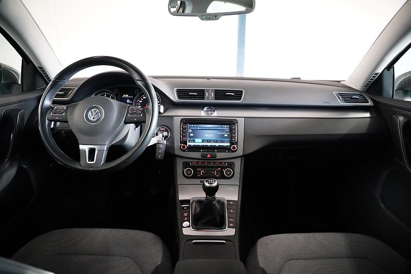 Volkswagen Passat - fotka 5 z 27