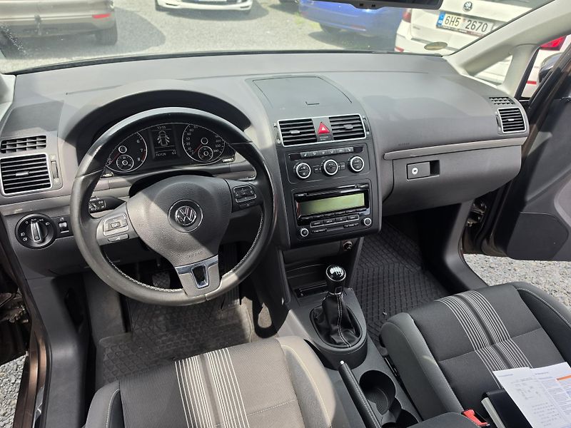 Volkswagen Touran 1.2 TSI 7 Míst Match - fotka 12 z 20