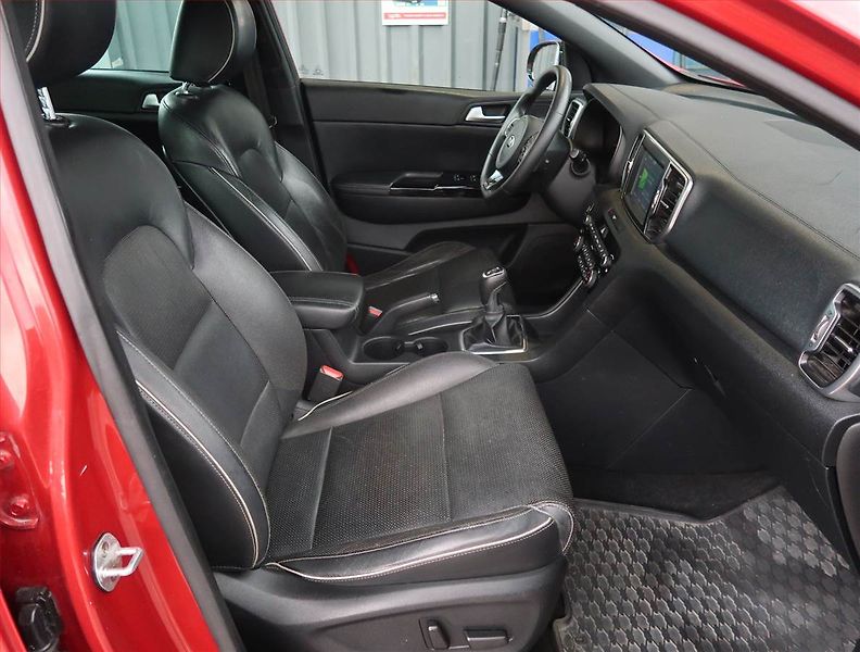 Kia Sportage (2016) GT Line 1.6 T-GDI, Serv.kniha - fotka 9 z 21
