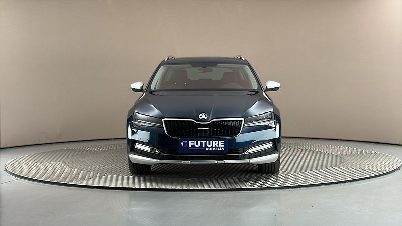 Škoda Superb 2.0 TDI DSG 4x4 Scout Combi - fotka 3 z 34