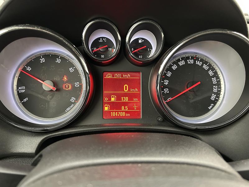 Opel Astra 1.6 CDTi Enjoy - fotka 17 z 24
