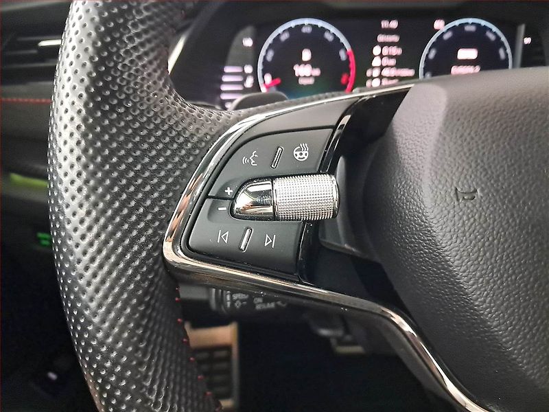 Škoda Octavia (2023) RS 2.0 TSI - fotka 17 z 20