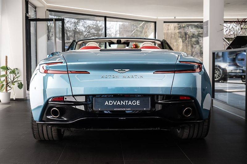 Aston Martin DB12 Volante - fotka 3 z 28