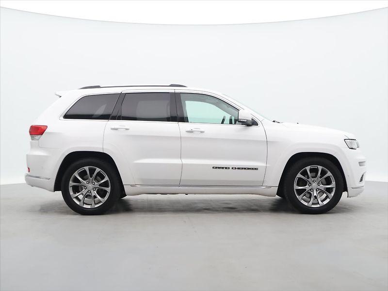 Jeep Grand Cherokee 3,0 V6 184kW Summit 4WD PANO - fotka 8 z 32