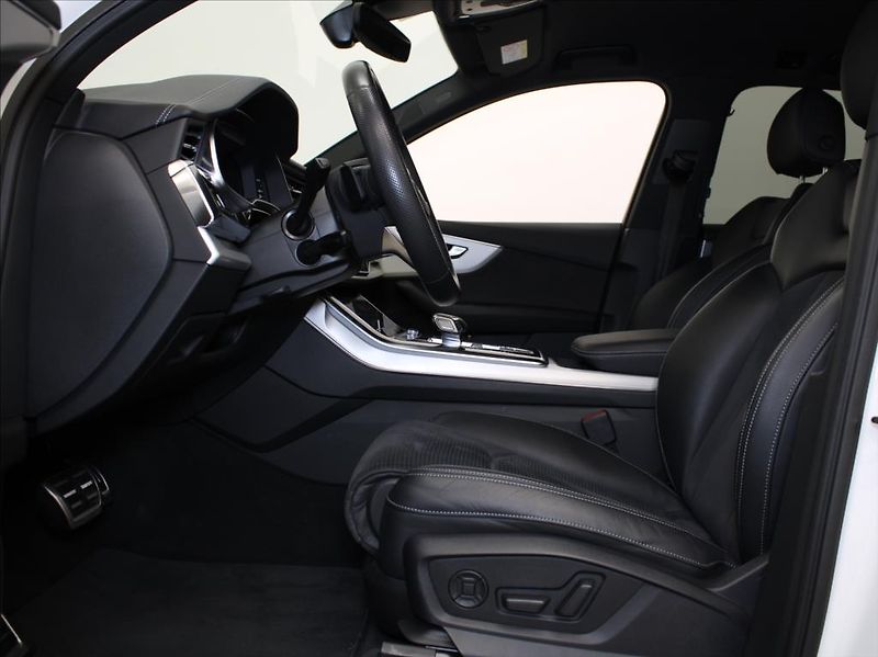 Audi Q7 3,0 50TDi S-Line 7-míst B&O ČR - fotka 6 z 31