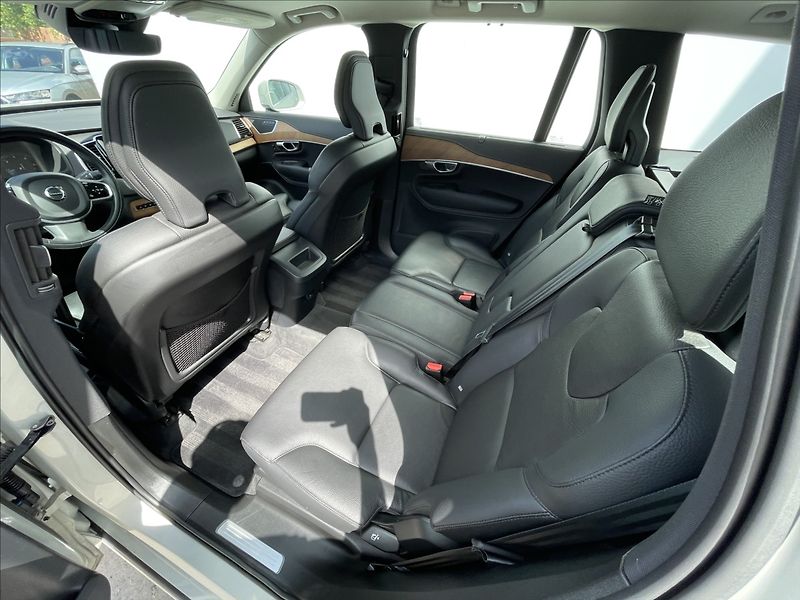 Volvo XC90 2,0 B5 AWD Inscription - fotka 15 z 22