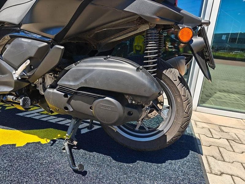 Yamaha X-Max 125 (2023) TECH MAX - fotka 18 z 20