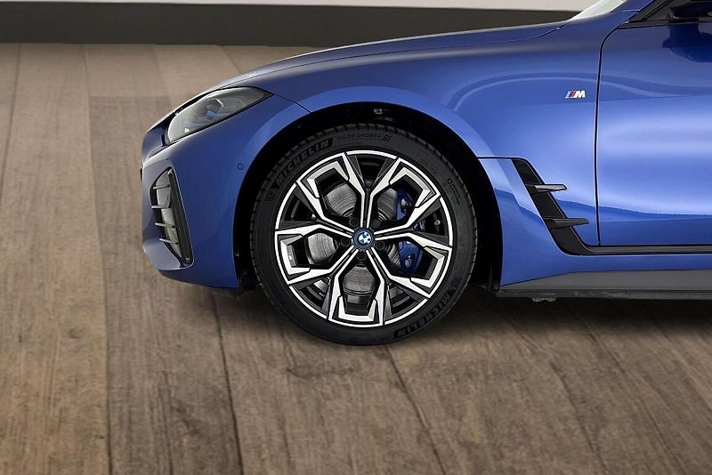 BMW i4 eDrive40 - fotka 25 z 26