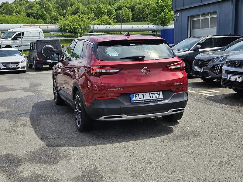 Opel Grandland X (2020) Plug-In Hybrid 200 4x4 EAT8 - fotka 3 z 31