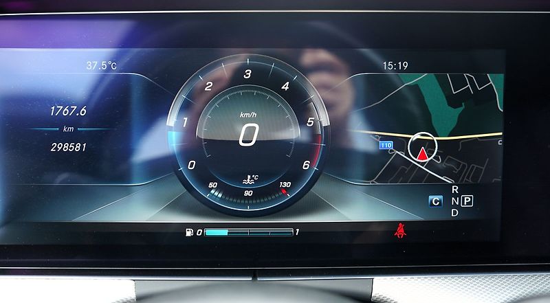 Mercedes-Benz Třídy E E 220d AMG/LED/AT9/kůže - fotka 34 z 46