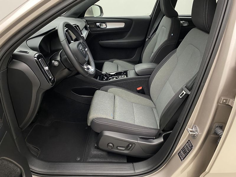 Volvo XC40 B4 BRIGHT PLUS AUT CZ - fotka 3 z 56