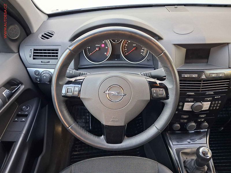 Opel Astra (2010) 1.9CDTI, ČR, servis.kniha - fotka 11 z 16