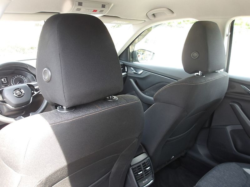 Škoda Kamiq 1,5TSi AUTOMAT !!! 1.MAJITEL ! - fotka 19 z 28