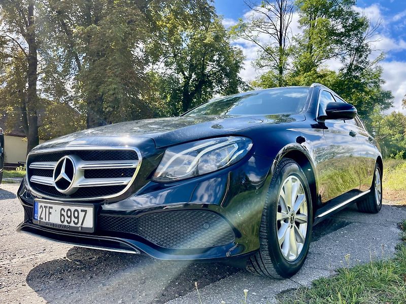 Mercedes-Benz Třídy E (2017) Avantgarde 220d - VYSERVISOVAÝ - fotka 3 z 14