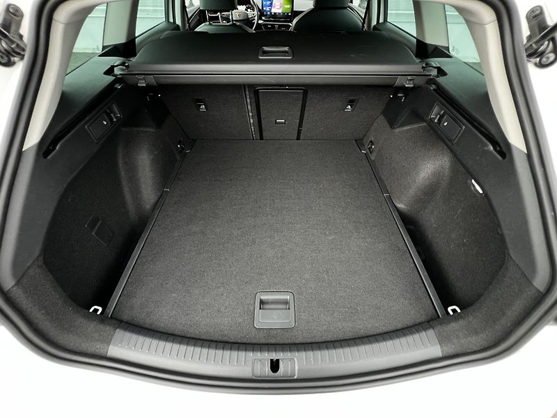 Cupra Leon ST 2.0TDI 110kW DSG 1.Maj DPH - fotka 24 z 25