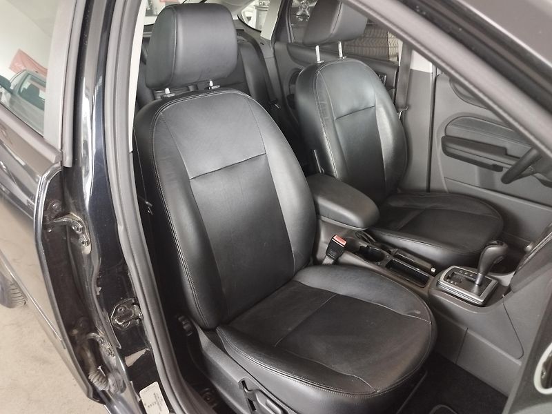 Ford Focus (2006) 2,0i,107KW,AUTOMAT,XEN,ALU,NAV - fotka 17 z 36