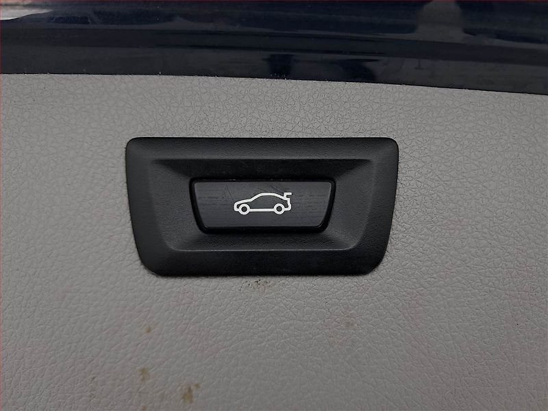 BMW Řada 3 (2016) 320 d, Automat, Tempomat - fotka 16 z 24