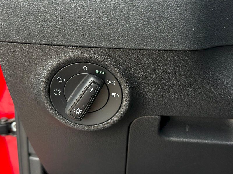 Škoda Karoq (2023) 1.5 TSI 110 kW DSG SportLine - fotka 14 z 25