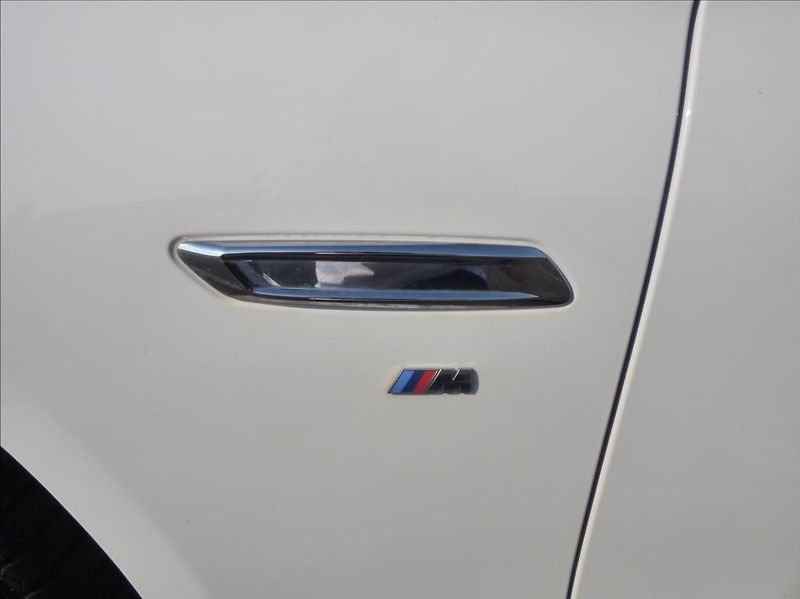 BMW Řada 5 2,0 525xd  M-Paket - fotka 9 z 42