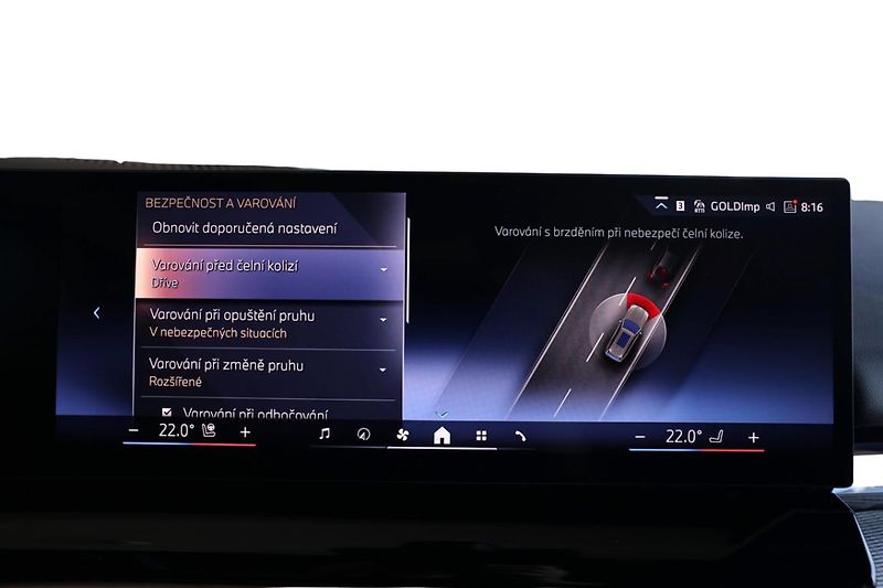 BMW Řada 5 530e xDrive Touring - fotka 13 z 32