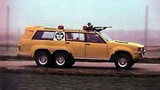 Windhawk 6x6 (1979). Šestikolová verze původního luxusního SUV Windhound, kterou si vyžádal pro potřeby lovu zvěře tehdejší král Saúdské Arábie. Sedačky jsou vysunovací do úrovně stahovací střechy, aby mohl panovník lovit pohodlně za jízdy.