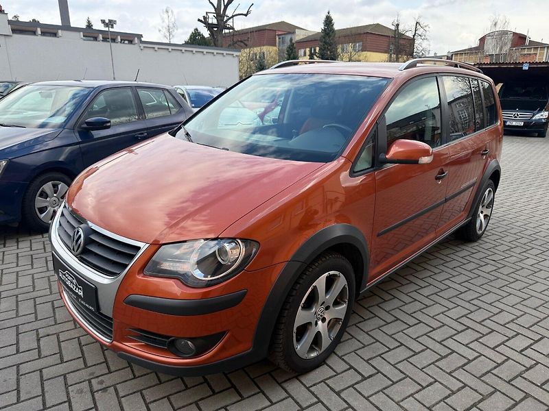 Volkswagen Touran (2011) 2.0 TDI - Cross - fotka 17 z 19