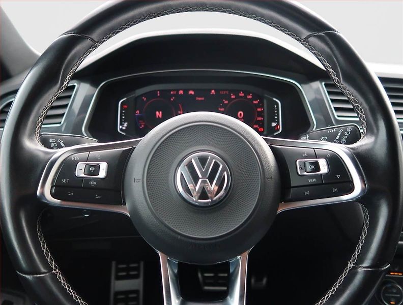 Volkswagen Tiguan Allspace (2019) R-Line 2.0 BiTDI - fotka 16 z 24