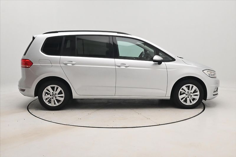 Volkswagen Touran 2,0 TDI 110kW DSG LED TAŽNÉ Zá - fotka 4 z 32