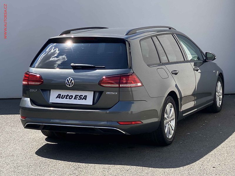 Volkswagen Golf (2020) 1.5 TSi, Comfortline, LED, - fotka 4 z 19