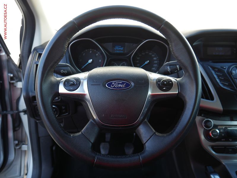 Ford Focus (2012) 1.6TDCi, ČR, Klima - fotka 14 z 14